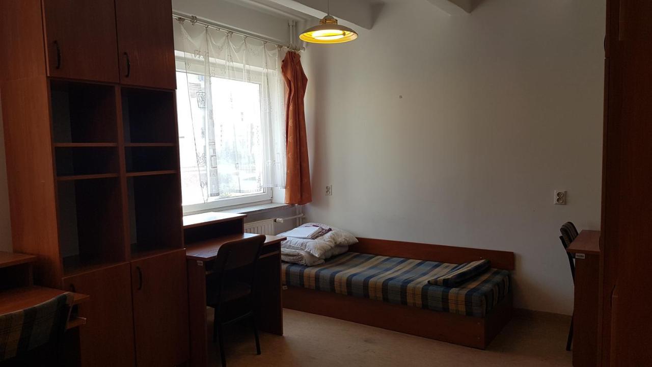 Hostel Dom Studencki Nr 11 Brzezno Gdansk